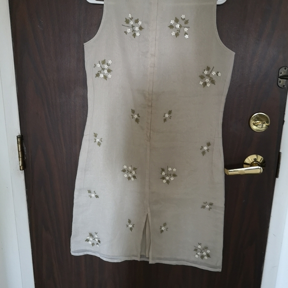 Dress - Picture 3 of 3